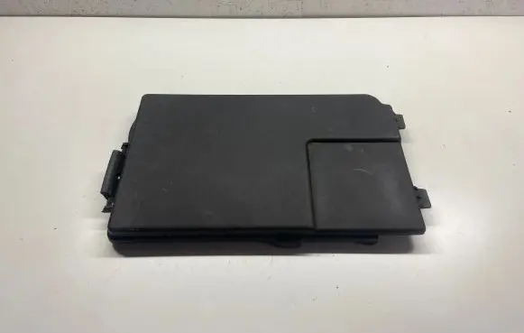 Audi A3 S3 8P Battery box tray cover/lid 1K0915443