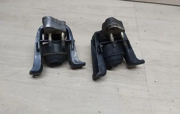 Toyota Corolla E120 E130 Engine mount vacuum valve 851101A040 E12PODUSZKA8E