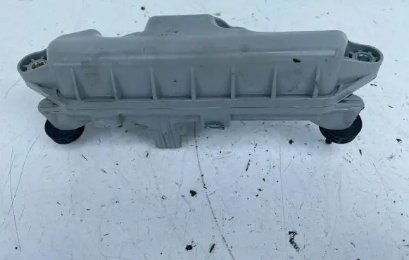 Vacuum air tank