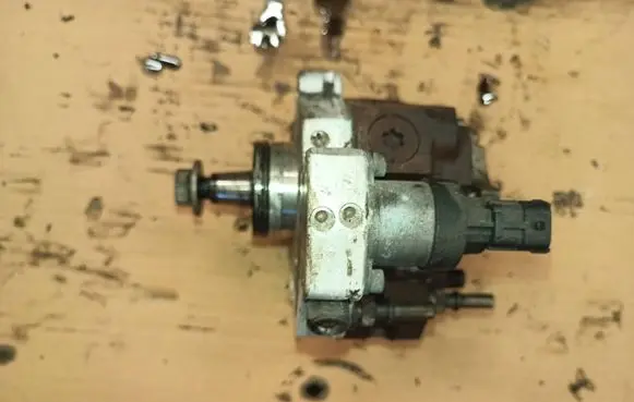 Renault Espace - Grand espace IV Fuel injection high pressure pump 0445010033