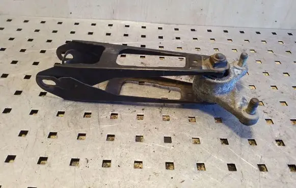 Volvo S70 V70 V70 XC Engine mount bracket