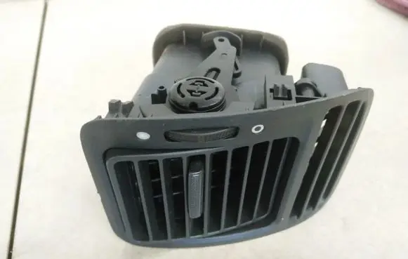 Honda Stream Dash center air vent grill 77640s7aa0030 77640-s7aa-0030