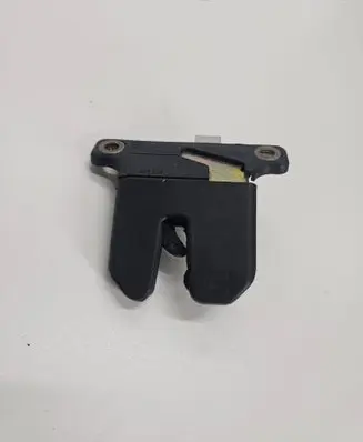Audi A4 S4 B5 8D Tailgate/trunk/boot lock/catch/latch 8D5827505
