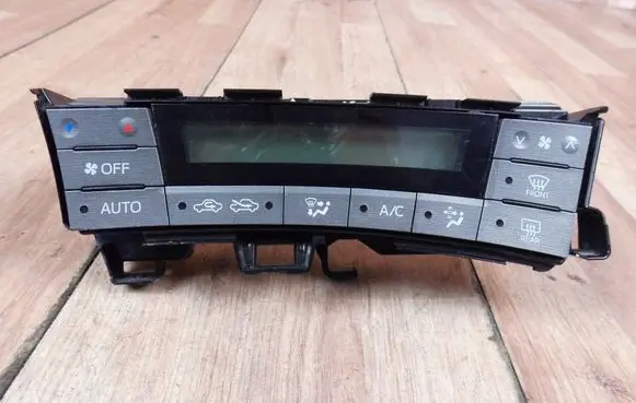 Toyota Prius (XW50) Climate control unit 5590047120