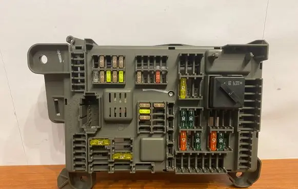 BMW X5 E70 Fuse module 518954021A 693168704 0533519693168704