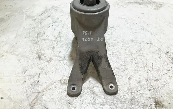 Volkswagen Transporter - Caravelle T6 Engine mounting bracket 7E0199849