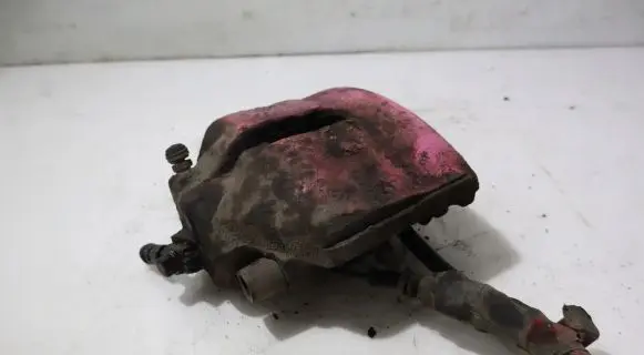 Volkswagen Touran I Front brake caliper