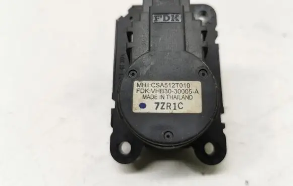 Mitsubishi Lancer X Air flap motor/actuator CSA512T010
