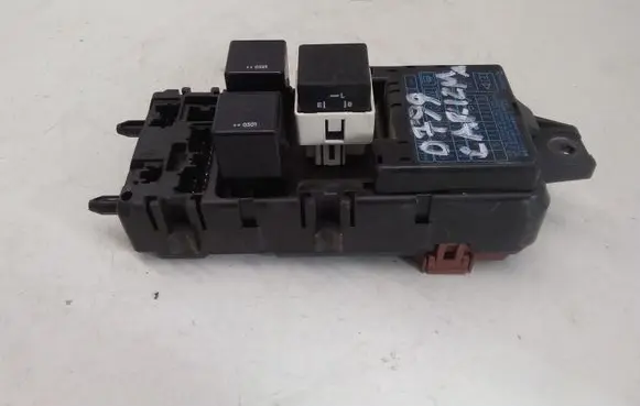 Mitsubishi Carisma Fuse module MB953355