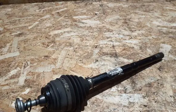 BMW M5 F90 Front driveshaft 8062093