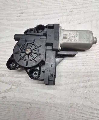 Volvo V70 Front door window regulator motor 970713101
