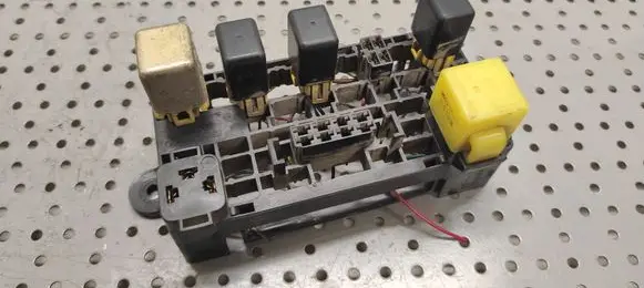 SsangYong Musso Fuse module 8212005000