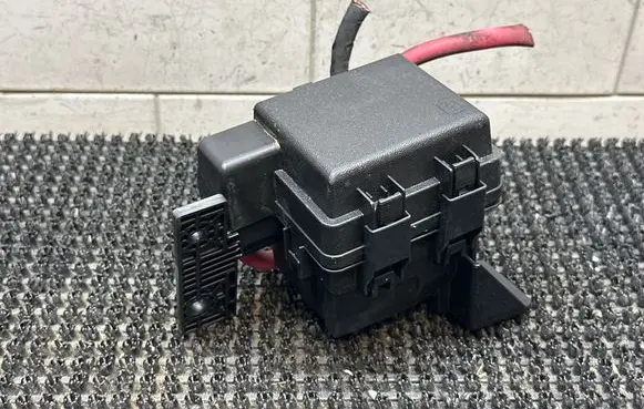 Renault Megane III Fuse module 243880001R