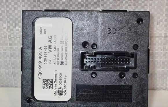 Skoda Octavia Mk3 (5E) Keyless (KESSY) go control unit/module 5Q0959435A 5Q0959435 5ZA010947