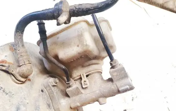 Volkswagen Touran I Master brake cylinder