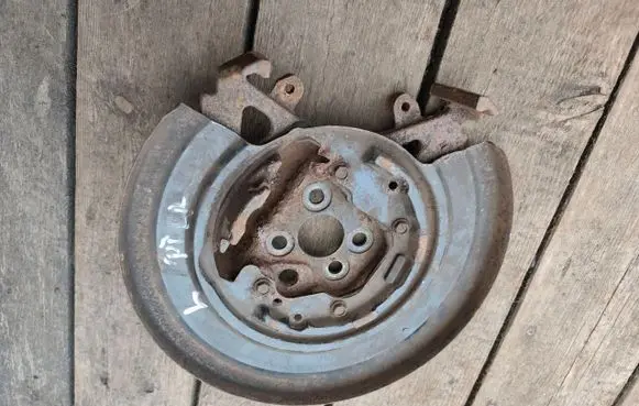 Chrysler PT Cruiser Rear brake disc plate dust cover 