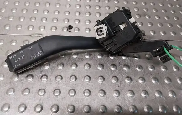 Seat Leon (1P) Indicator stalk S26383633 1K0953513A