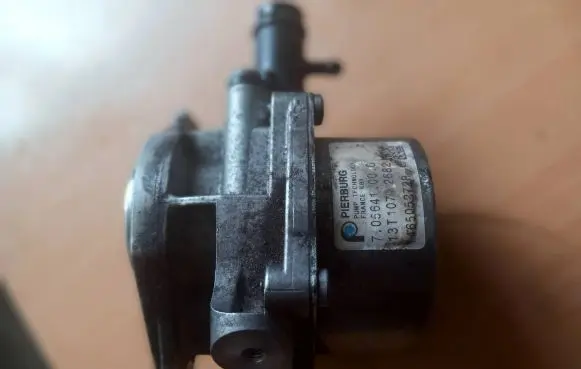 Renault Laguna III Vacuum pump 146505272R 13T1072682 705641000
