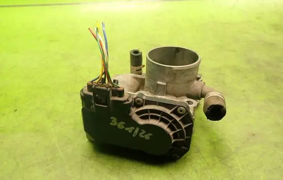 Suzuki SX4 Throttle body valve 79J02J05