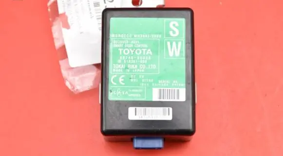 Toyota Avensis Verso Engine control unit/module ECU 89740-05030