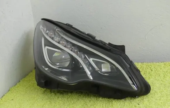 Mercedes-Benz E C207 W207 Headlight/headlamp 2079064000