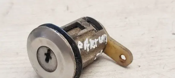 Peugeot Partner Tailgate exterior lock 