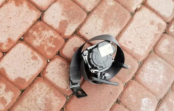 Opel Astra K Middle seatbelt (rear) 34174084C