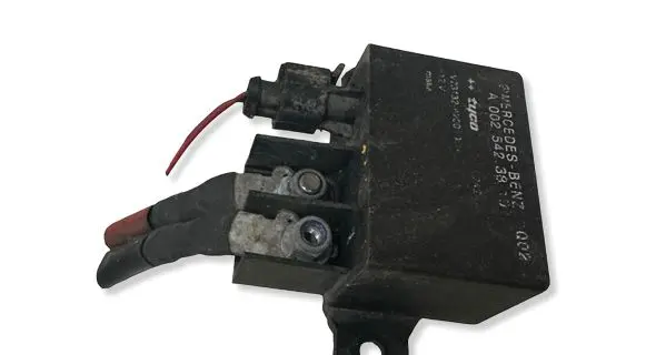 Mercedes-Benz E W211 Charging relay A0025423819