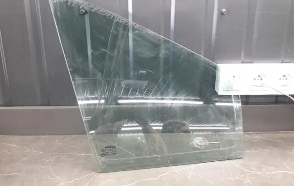 Renault Kangoo I Front door window glass four-door