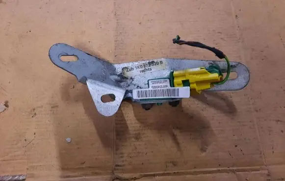 Volkswagen Golf V Airbag deployment crash/impact sensor 1K0972320B