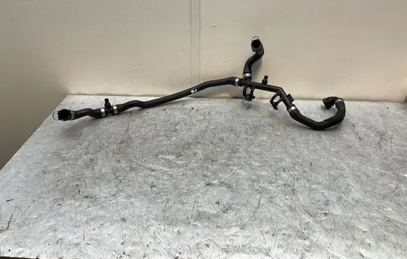 Engine coolant pipe/hose