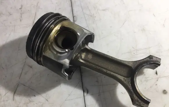 BMW 5 F10 F11 Piston with connecting rod MAHLE84L110
