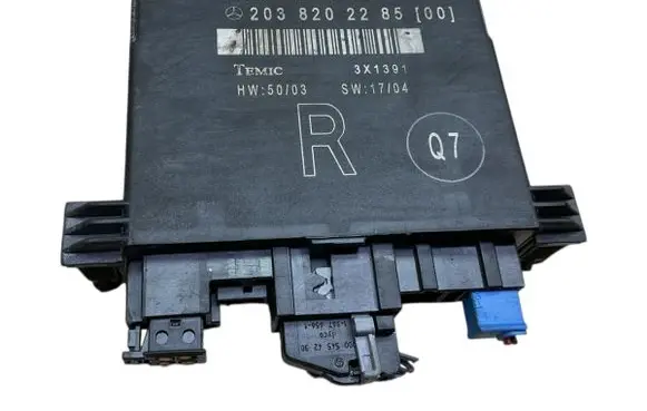 Mercedes-Benz C AMG W203 Air suspension control unit module (rear) 203820228500