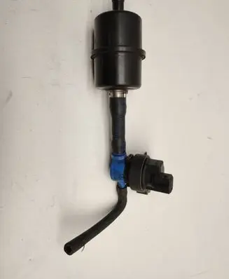 Mercedes-Benz CLS C219 Valve A0004708593