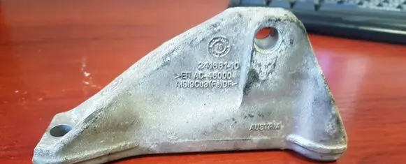 BMW 1 E81 E87 Fuel pump bracket 7804376