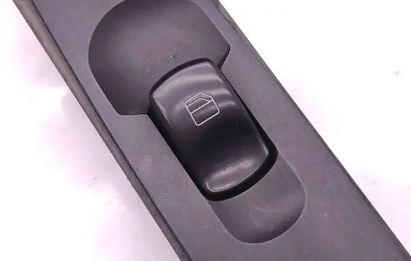 Mercedes-Benz Sprinter W906 Electric window control switch A9065451913 4499247 Q04ZGS002