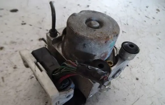 Mitsubishi Outlander ABS Pump MB44WDE3Z181
