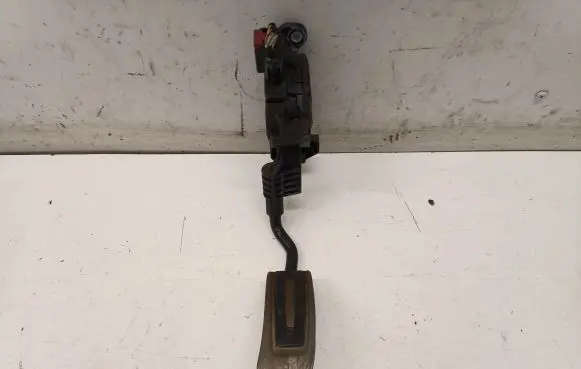 Audi A8 S8 D4 4H Accelerator throttle pedal 4H2723523A