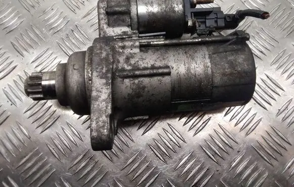 Volkswagen Golf V Starter motor 02Z911023H