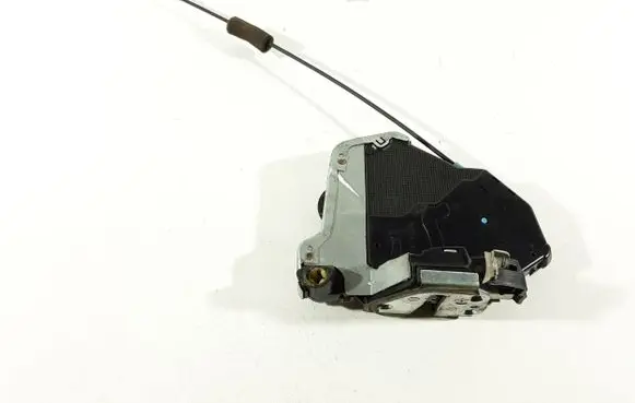 Suzuki Grand Vitara II Front door lock 6G3109