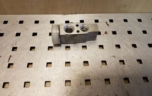 Air conditioning (A/C) expansion valve