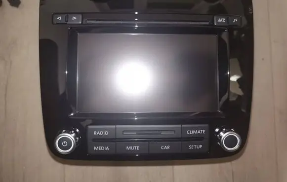 Volkswagen Up Radio/CD/DVD/GPS head unit 7P6035162A 7P6057162