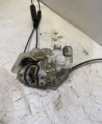 Subaru Outback Front door lock 05905
