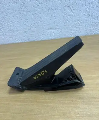 BMW 1 E81 E87 Accelerator throttle pedal 25916010 D6754