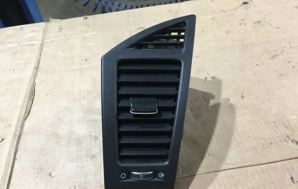Hyundai i40 Dashboard side air vent grill/cover trim 3Z9748000
