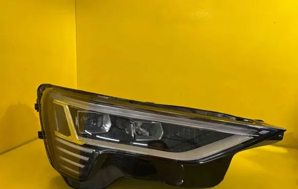 Audi E-tron GT Headlight/headlamp 4KE941040