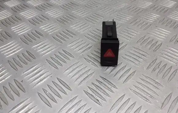 Volkswagen PASSAT B5.5 Hazard light switch