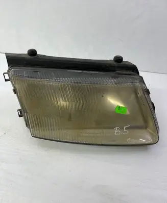 Volkswagen PASSAT B5 Headlight/headlamp 14742600