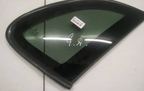 Chrysler PT Cruiser Rear side window as3