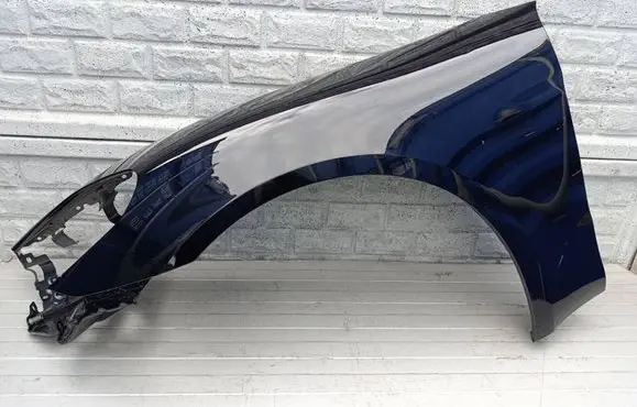 Porsche Panamera (976) Fender